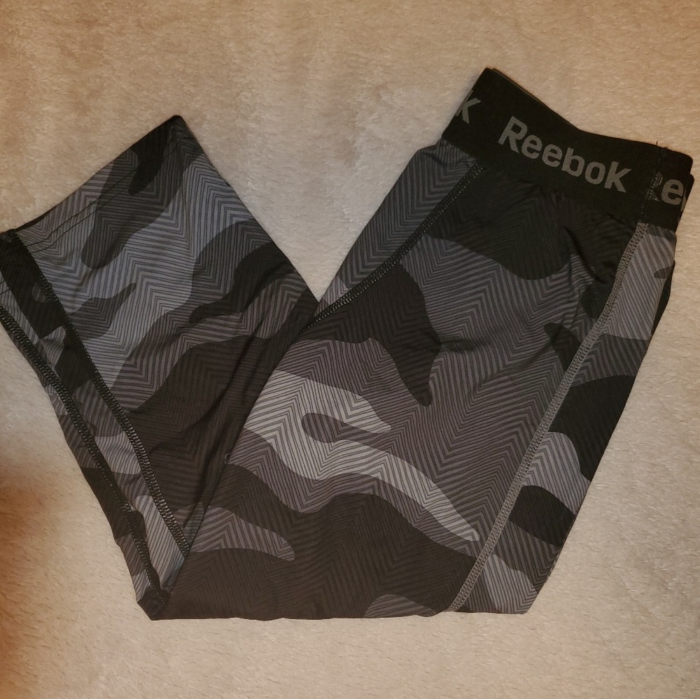 Mens Reebok 3/4 length compression pants.